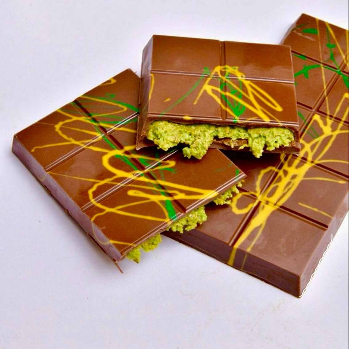 Kunafa Pistachio Chocolate Bar